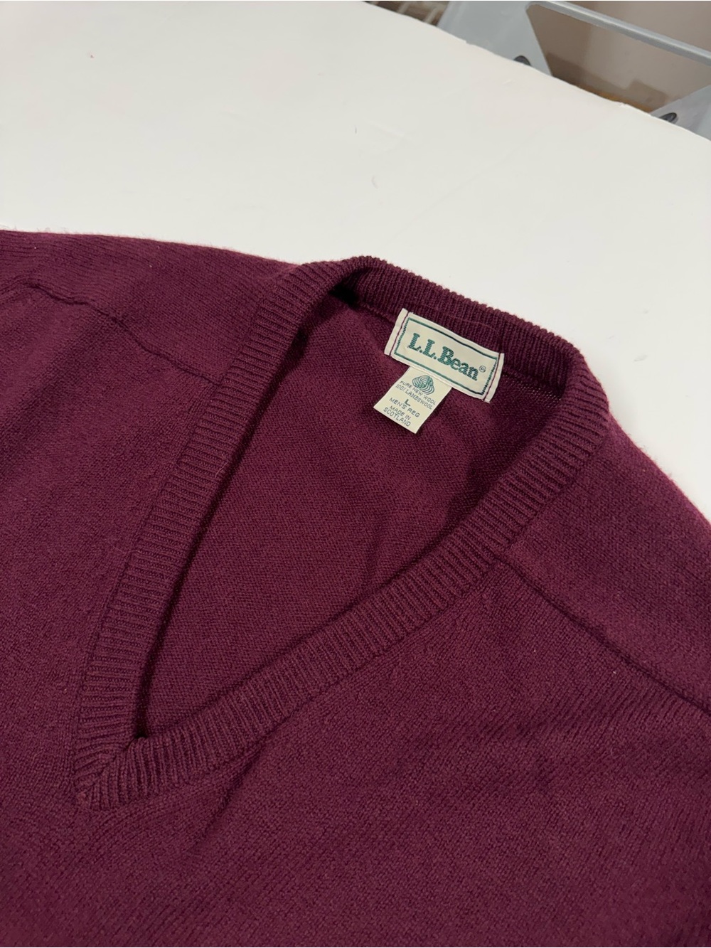 LL Bean Mens V-Neck Sweater Red 100% Lambswool Made in Scotland Large Vintage